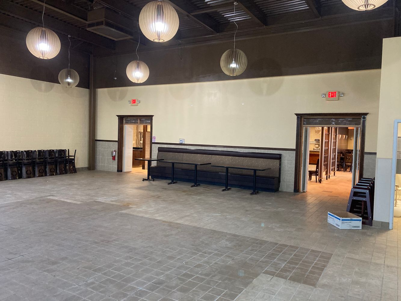 FREESTANDING RESTAURANT PROPERTY FOR SALE: 1109 Hickox, Lincoln, IL 62656